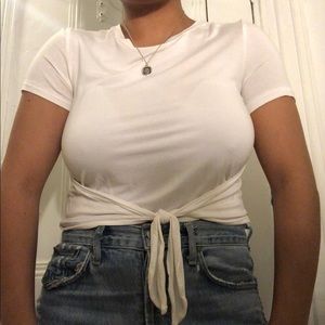 Aritzia Wilfred Free knot t-shirt